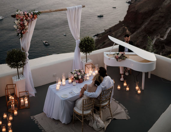 elopement_santorini_greece_canaves-oia-suites_ceremony_nuptials